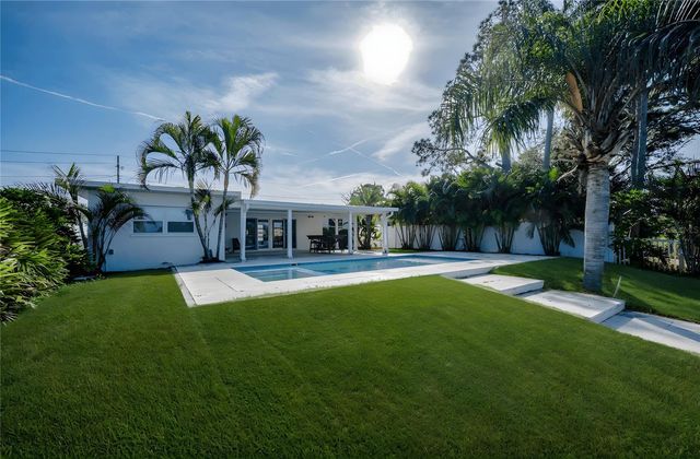 8744 SUNLIT COVE DRIVE NE, St Petersburg, FL 33702