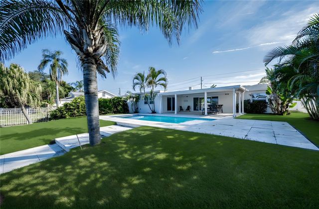 8744 SUNLIT COVE DRIVE NE, St Petersburg, FL 33702