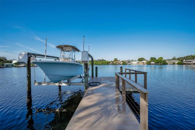 8744 SUNLIT COVE DRIVE NE, St Petersburg, FL 33702