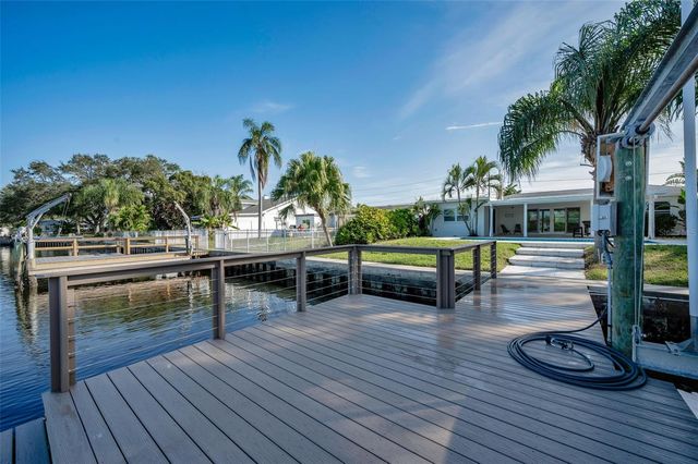 8744 SUNLIT COVE DRIVE NE, St Petersburg, FL 33702