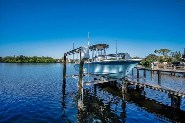 8744 SUNLIT COVE DRIVE NE, St Petersburg, FL 33702