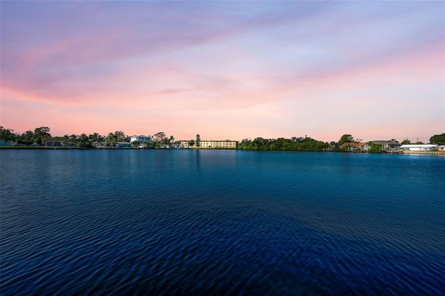 8744 SUNLIT COVE DRIVE NE, St Petersburg, FL 33702