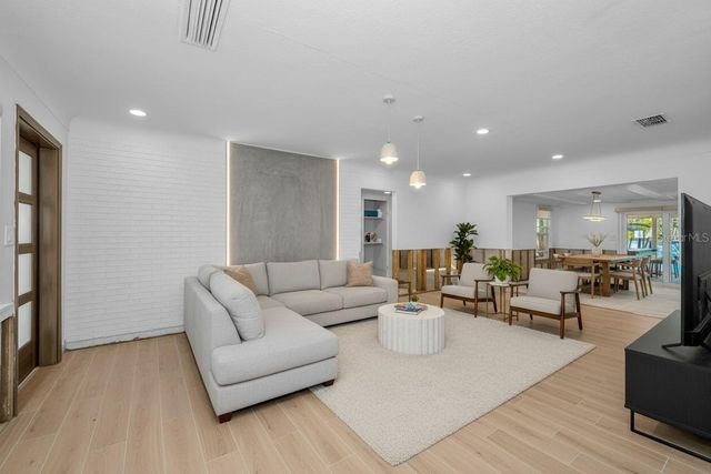 8744 SUNLIT COVE DRIVE NE, St Petersburg, FL 33702