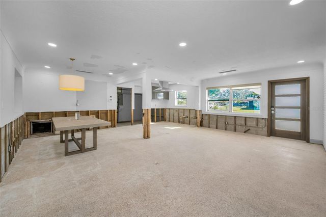 8744 SUNLIT COVE DRIVE NE, St Petersburg, FL 33702