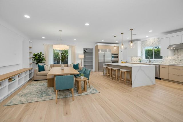 8744 SUNLIT COVE DRIVE NE, St Petersburg, FL 33702