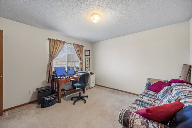 3130 Wilson SW 4, Cedar Rapids, IA 52404