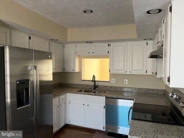 2120 COMMISSARY CIR, Odenton, MD 21113