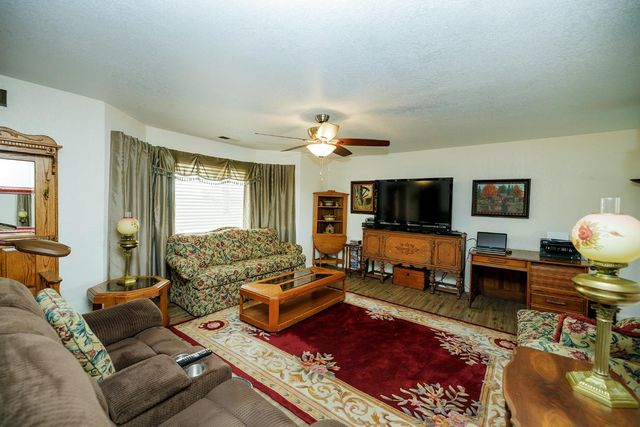 2318 Hartvickson Ln, Valley Springs, CA 95252