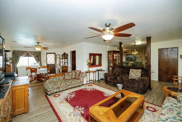 2318 Hartvickson Ln, Valley Springs, CA 95252