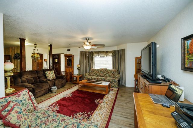 2318 Hartvickson Ln, Valley Springs, CA 95252