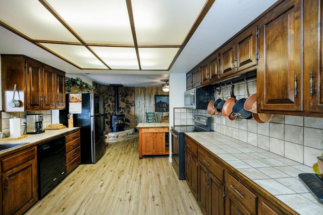 2318 Hartvickson Ln, Valley Springs, CA 95252