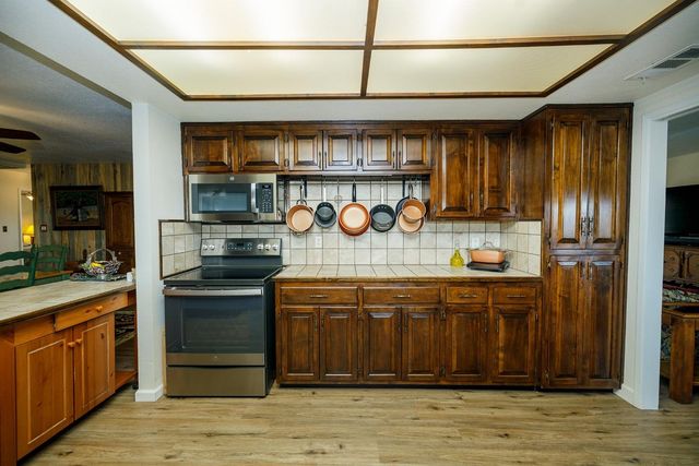2318 Hartvickson Ln, Valley Springs, CA 95252