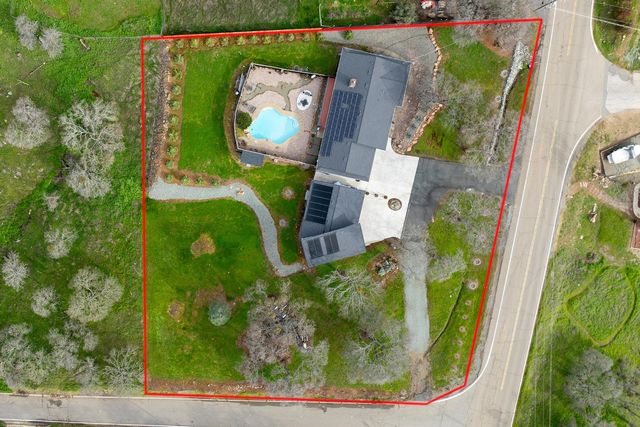 2318 Hartvickson Ln, Valley Springs, CA 95252