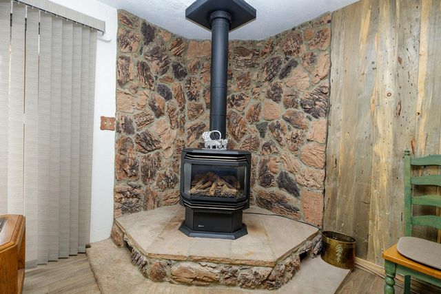 2318 Hartvickson Ln, Valley Springs, CA 95252