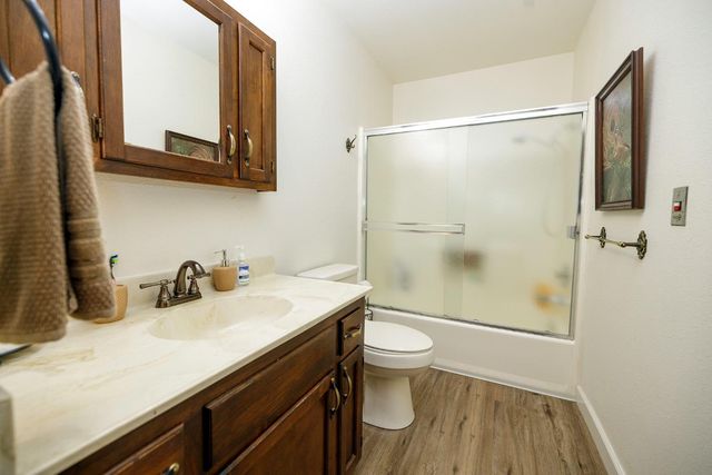 2318 Hartvickson Ln, Valley Springs, CA 95252