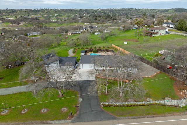 2318 Hartvickson Ln, Valley Springs, CA 95252