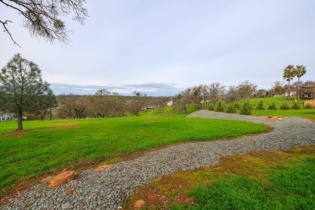 2318 Hartvickson Ln, Valley Springs, CA 95252