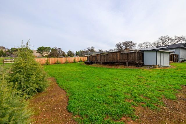 2318 Hartvickson Ln, Valley Springs, CA 95252