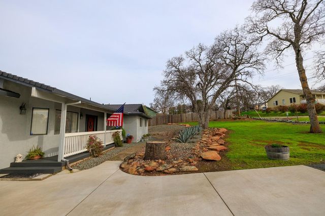2318 Hartvickson Ln, Valley Springs, CA 95252