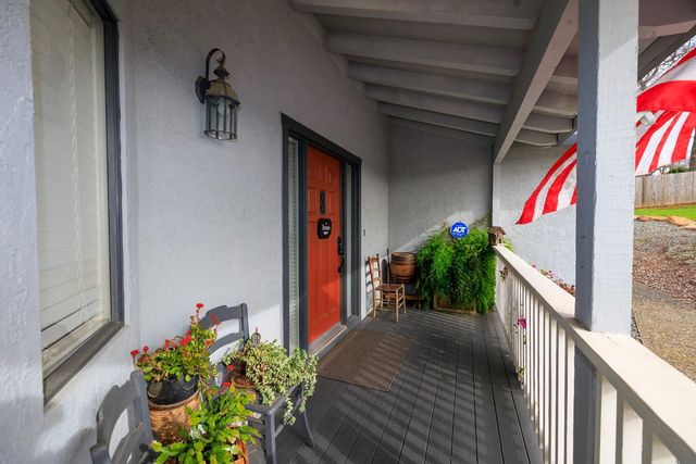 2318 Hartvickson Ln, Valley Springs, CA 95252