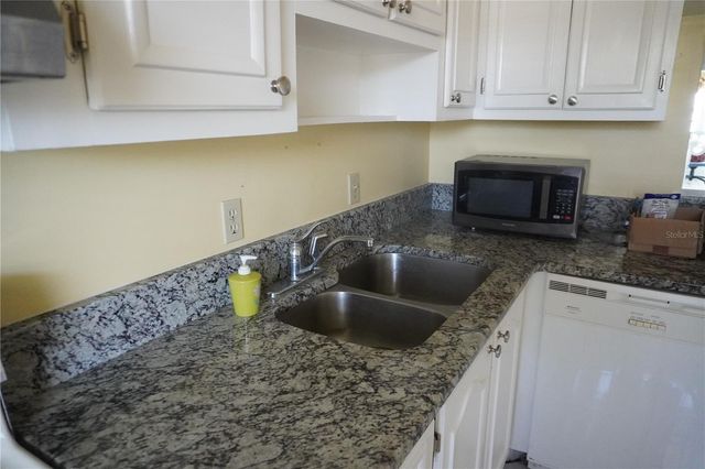 333 LAKE HOWARD DRIVE NW 303A, Winter Haven, FL 33880