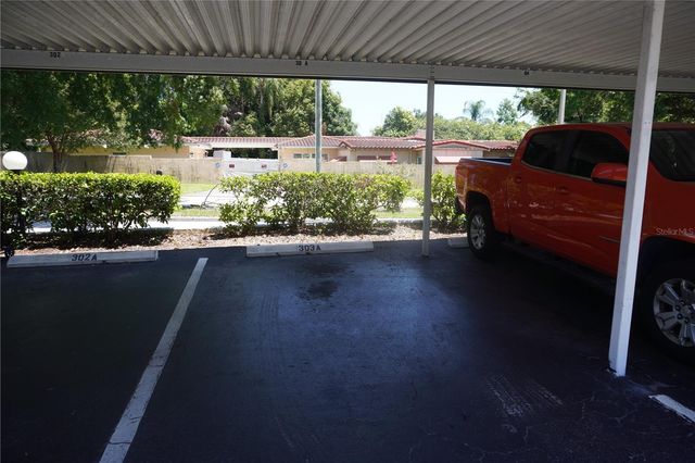 333 LAKE HOWARD DRIVE NW 303A, Winter Haven, FL 33880