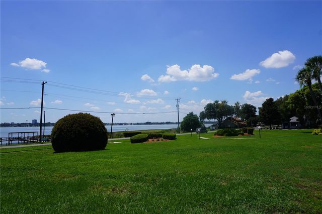 333 LAKE HOWARD DRIVE NW 303A, Winter Haven, FL 33880