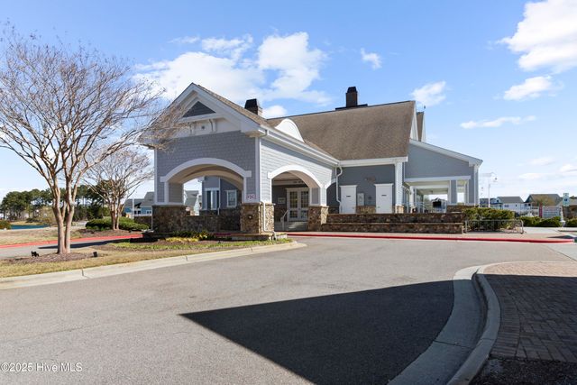 326 Spicer Lake Drive, Holly Ridge, NC 28445