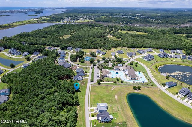 326 Spicer Lake Drive, Holly Ridge, NC 28445