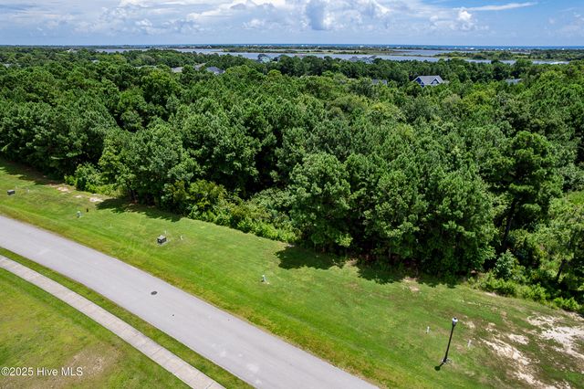 326 Spicer Lake Drive, Holly Ridge, NC 28445
