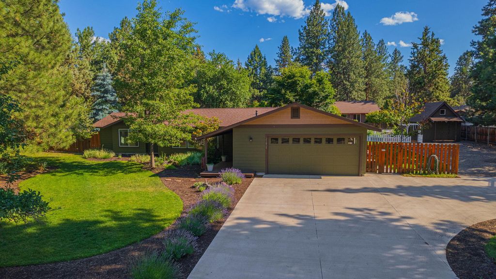 21035 Pinehaven Avenue, Bend, OR 97702