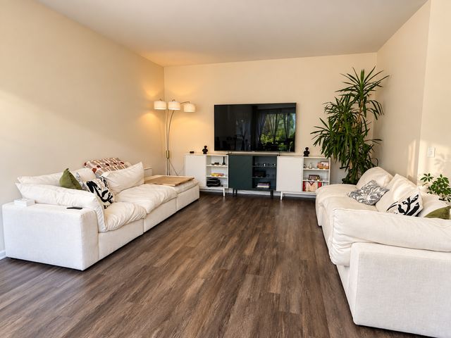 157 River Walk Court, Elgin, IL 60120