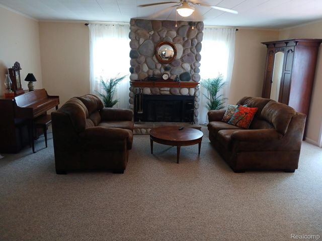18073 Sharon Valley Road, Sharon Township, MI 48158