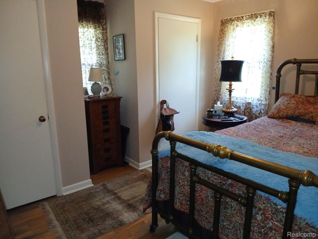 18073 Sharon Valley Road, Sharon Township, MI 48158