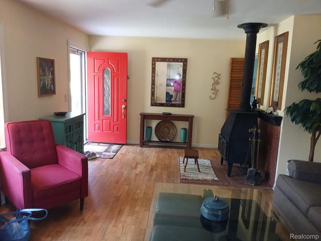 18073 Sharon Valley Road, Sharon Township, MI 48158