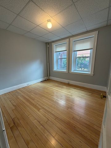15 Lynde St 5, Salem, MA 01970