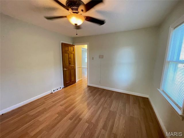 9855 Green Valley Drive, St Louis, MO 63136
