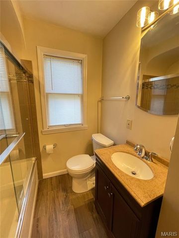 9855 Green Valley Drive, St Louis, MO 63136