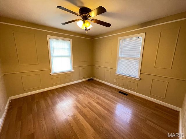 9855 Green Valley Drive, St Louis, MO 63136