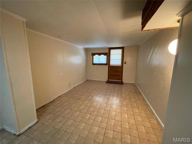 9855 Green Valley Drive, St Louis, MO 63136