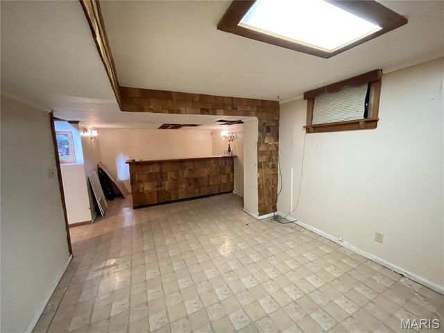 9855 Green Valley Drive, St Louis, MO 63136