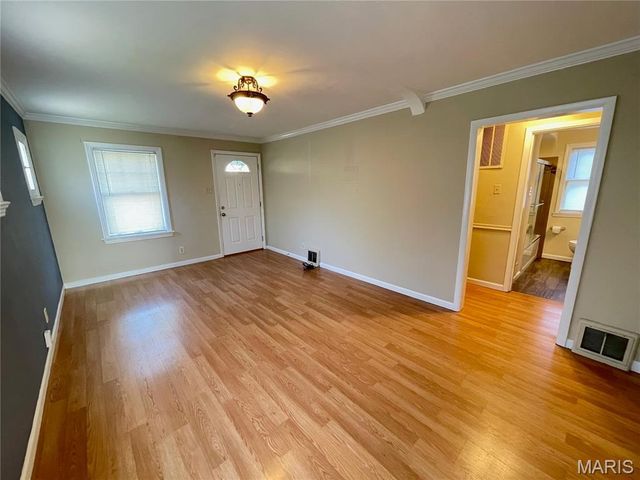 9855 Green Valley Drive, St Louis, MO 63136