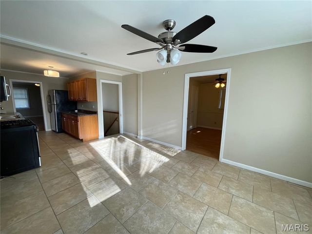 9855 Green Valley Drive, St Louis, MO 63136