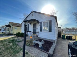 9855 Green Valley Drive, St Louis, MO 63136