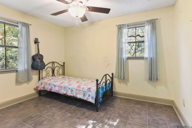 10437 Byrnes Rd, St Francisville, LA 70775