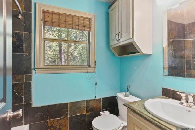 10437 Byrnes Rd, St Francisville, LA 70775