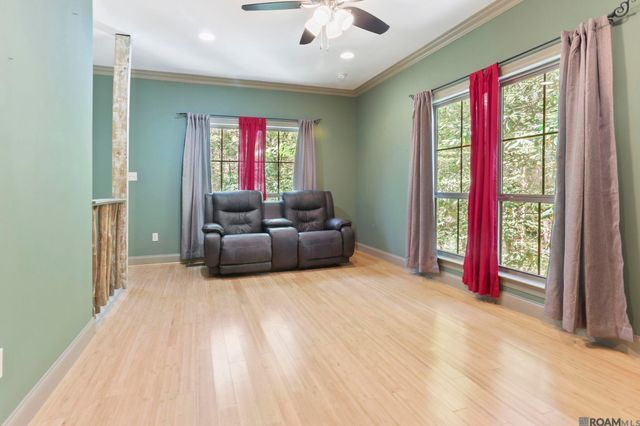 10437 Byrnes Rd, St Francisville, LA 70775