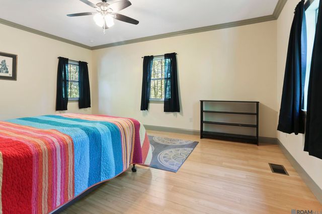 10437 Byrnes Rd, St Francisville, LA 70775