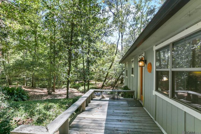 10437 Byrnes Rd, St Francisville, LA 70775