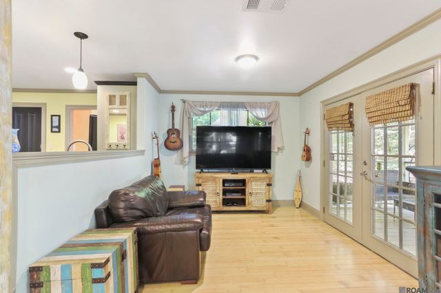 10437 Byrnes Rd, St Francisville, LA 70775